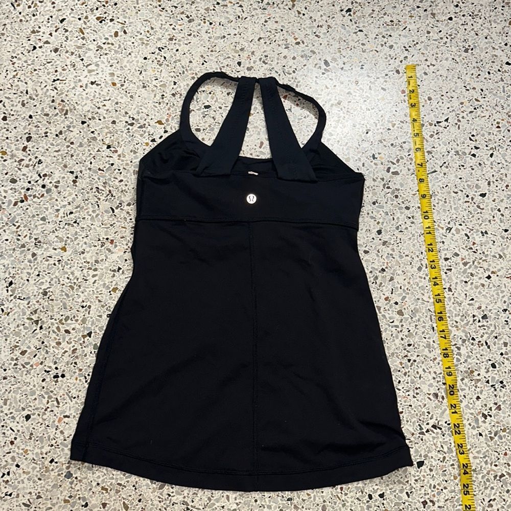 Lululemon black tank built in bra 6 racerback